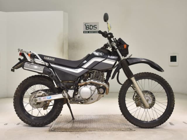 Yamaha SEROW XT225