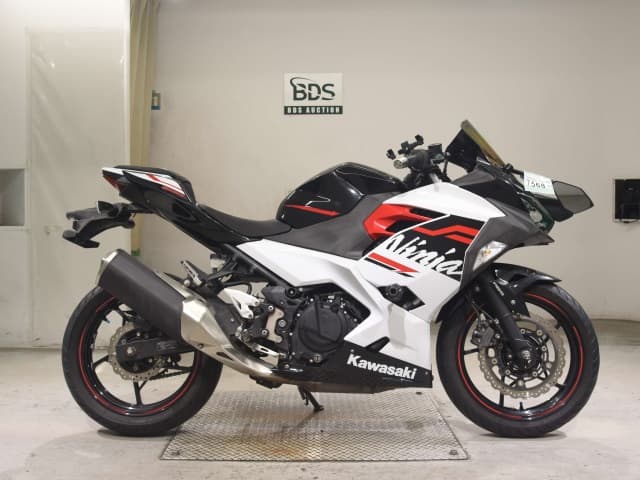 Kawasaki NINJA400