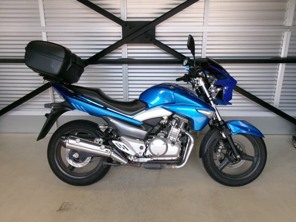 Suzuki GSR250