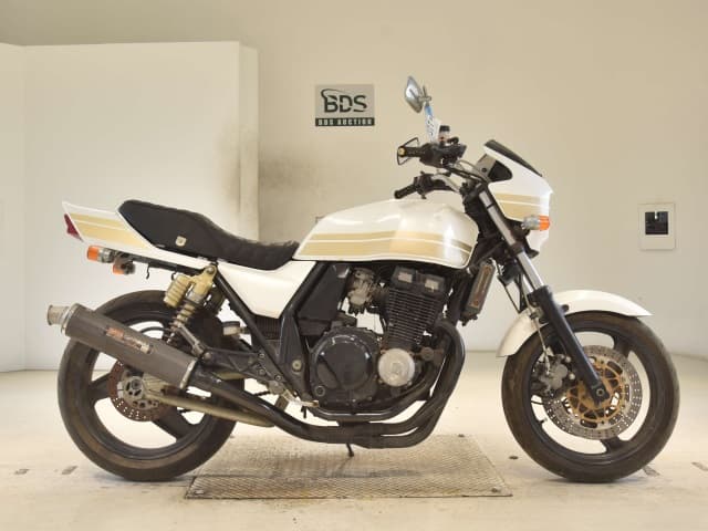 Kawasaki ZRX400
