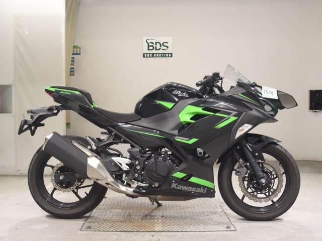 Kawasaki NINJA400