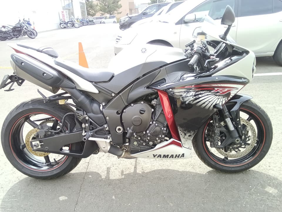 Yamaha YZF-R1