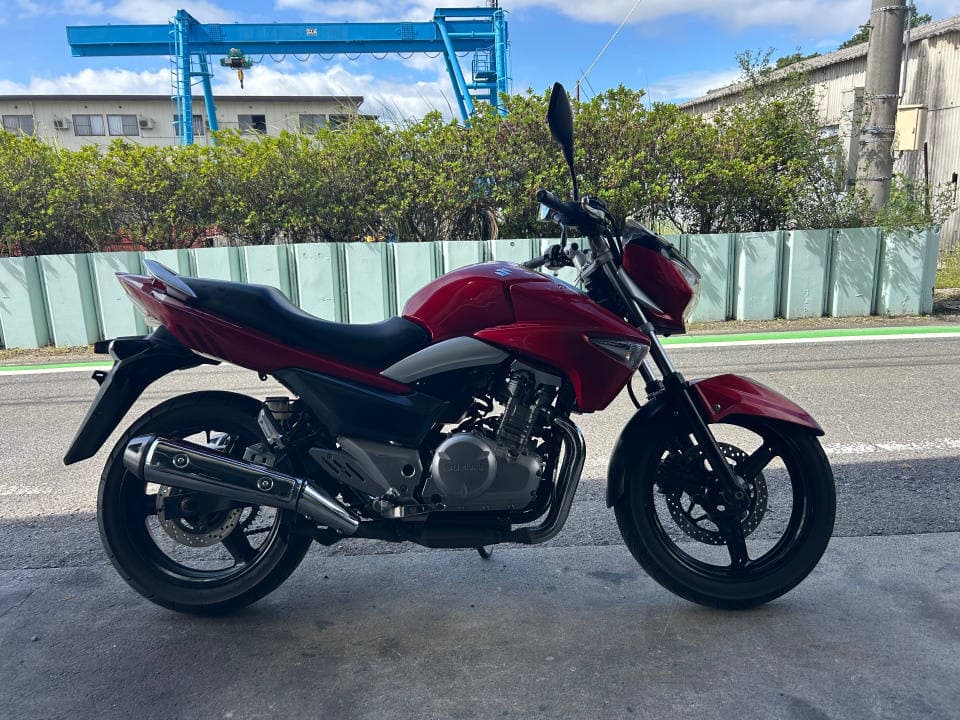 Suzuki GSR250