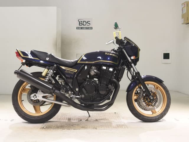 Kawasaki ZRX400