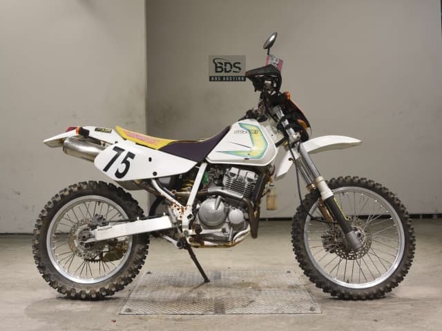 Suzuki DR250R-S