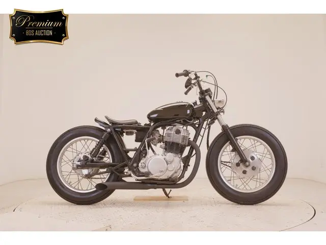 Yamaha SR400-2
