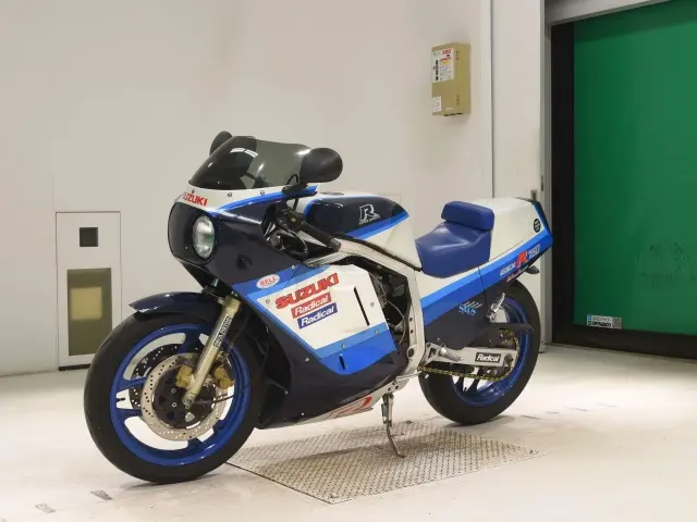 Suzuki GSX-R750 — фото 4