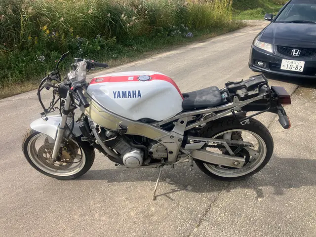 Yamaha FZR400RR — фото 2