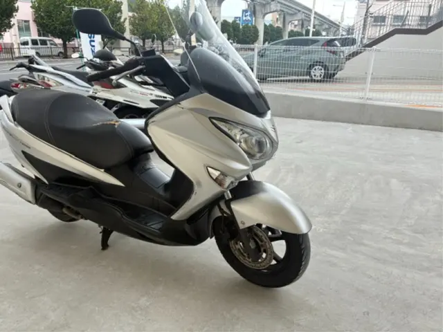 Suzuki BURGMAN 200 — фото 2