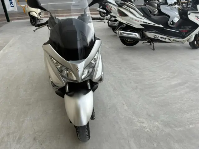 Suzuki BURGMAN 200 — фото 3