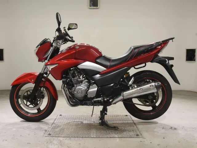 Suzuki GSR250 — фото 2
