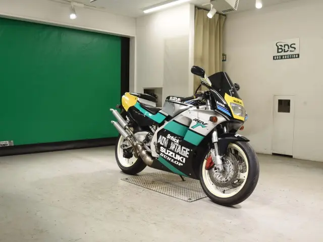 Suzuki RGV250 — фото 3