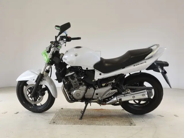 Suzuki GSR250 — фото 2