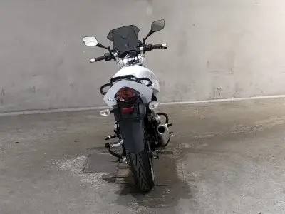Suzuki GSR250 — фото 4