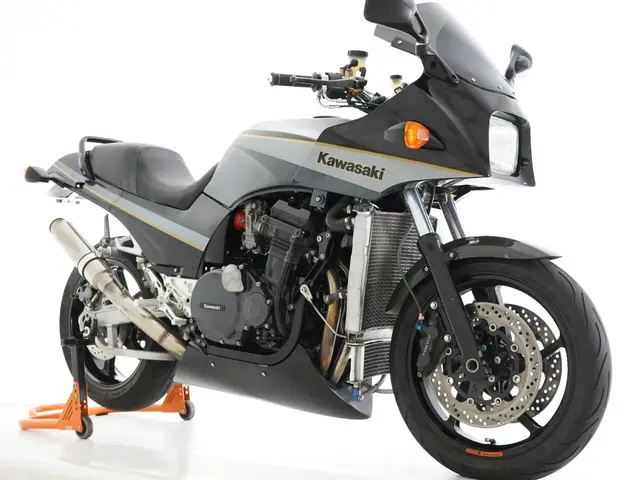 Kawasaki GPZ750R — фото 4