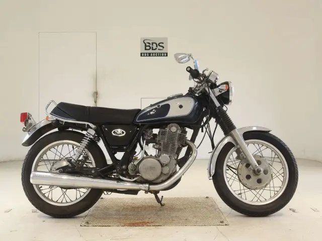 Yamaha SR400-2