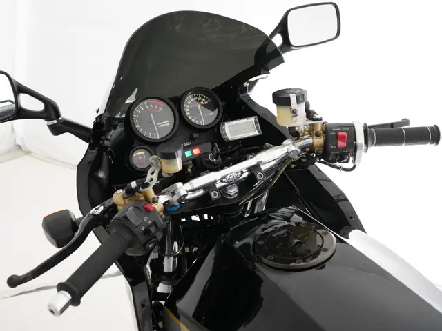 Kawasaki GPZ750R — фото 3