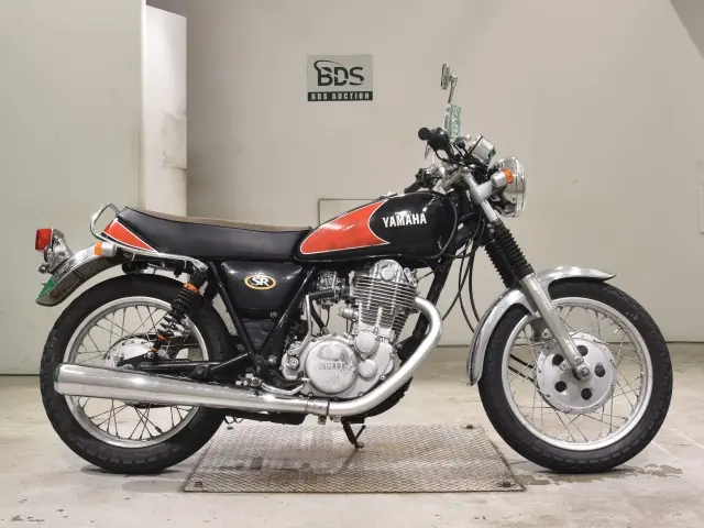 Yamaha SR400-2