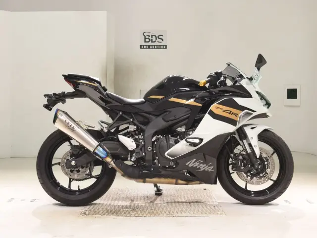 Kawasaki ZX-4R SE