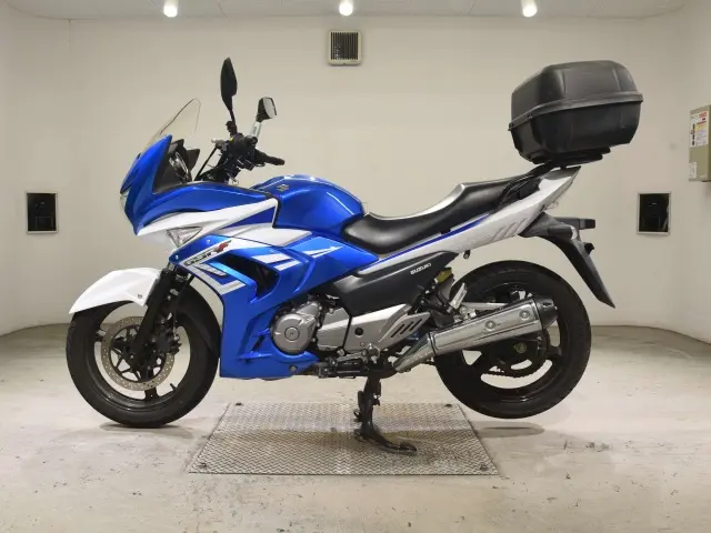 Suzuki GSR250F — фото 2