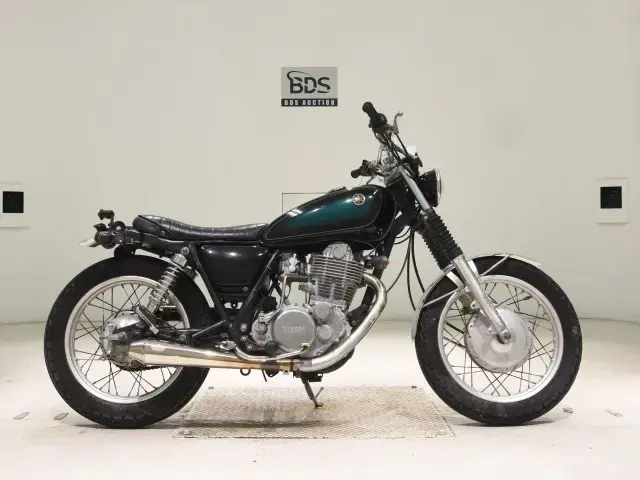 Yamaha SR400-2