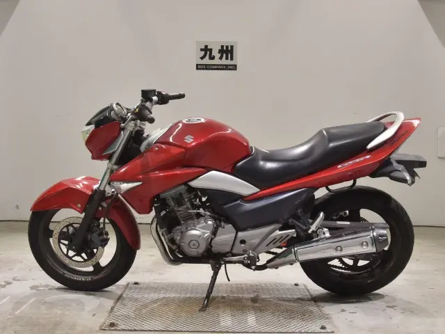 Suzuki GSR250 — фото 2