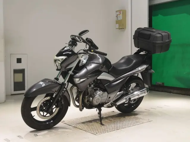 Suzuki GSR250 — фото 4