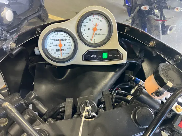Suzuki GSX-R1100 — фото 3