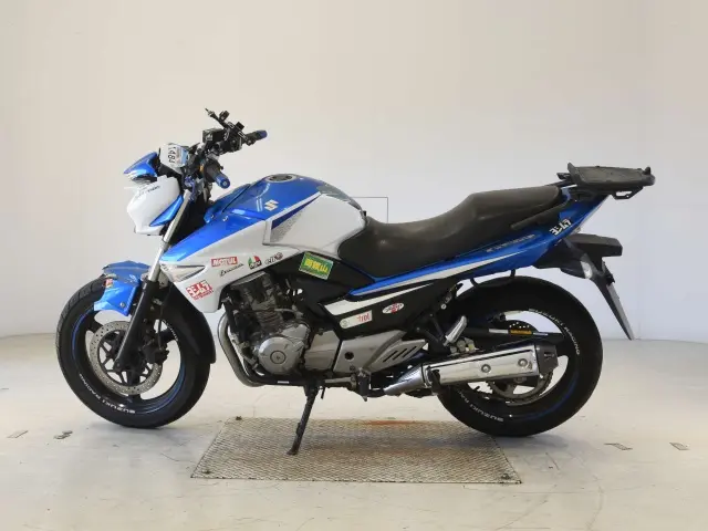 Suzuki GSR250 — фото 2
