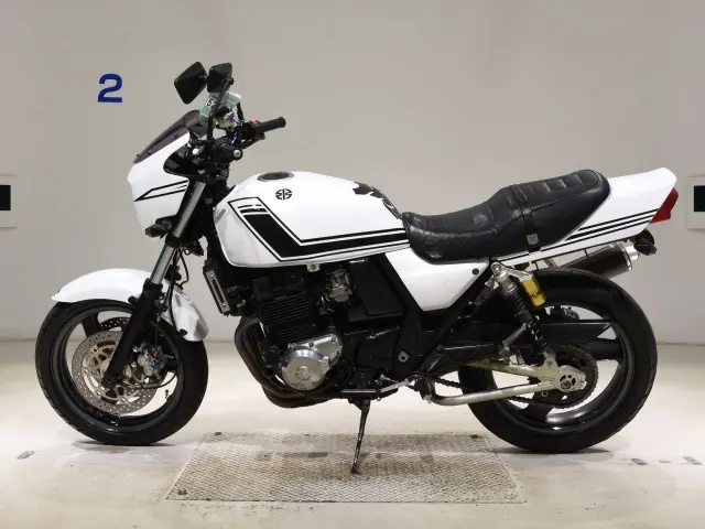 Kawasaki ZRX400 — фото 2