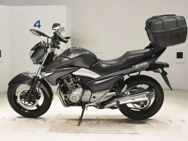 Suzuki GSR250 — фото 2