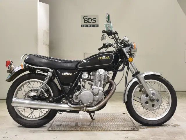 Yamaha SR400-2